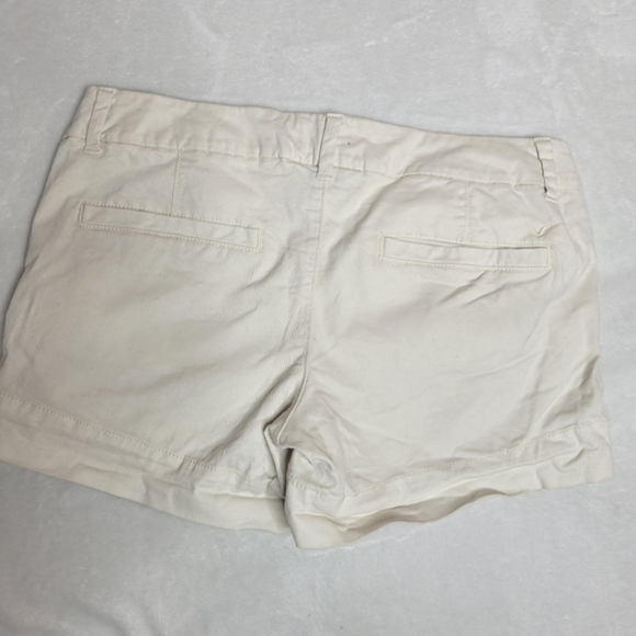 Beige short shorts - Picture 4 of 4